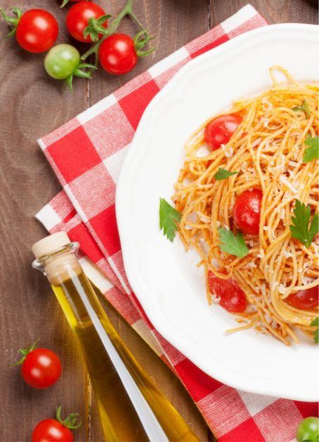spaghetti-pasta-with-tomatoes-and-parsley-PD3JBZP-nx9e9qose8uwjjau2y5xwi910mp58tdz2e95i3oqak